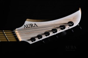Gitara Aura Baritone Winter detail 5